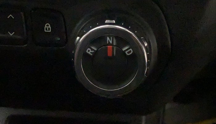 2017 Renault Kwid RXT 1.0 AMT (O), Petrol, Automatic, 16,656 km, Gear Lever