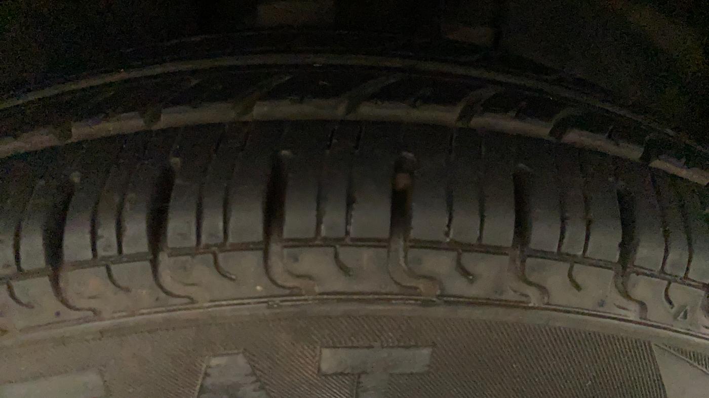 2017 Renault Kwid RXT 1.0 AMT (O), Petrol, Automatic, 16,656 km, Right Front Tyre Tread