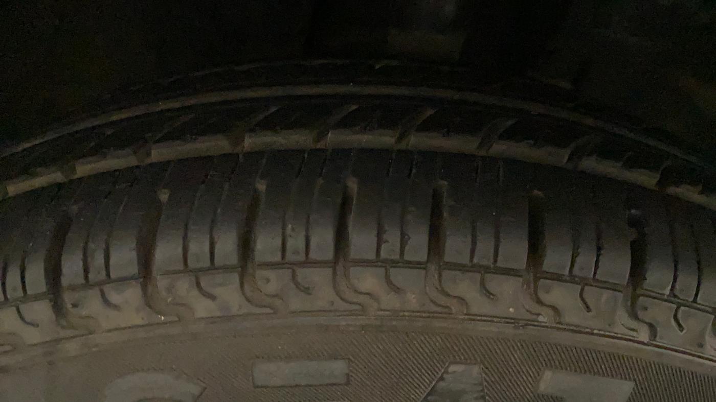 2017 Renault Kwid RXT 1.0 AMT (O), Petrol, Automatic, 16,656 km, Left Rear Tyre Tread