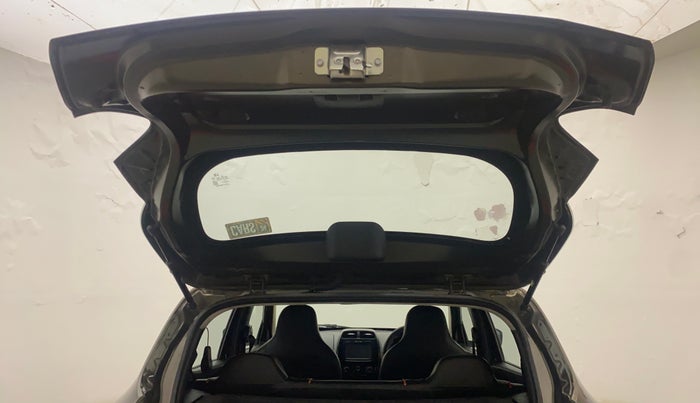 2017 Renault Kwid RXT 1.0 AMT (O), Petrol, Automatic, 16,656 km, Boot Door Open