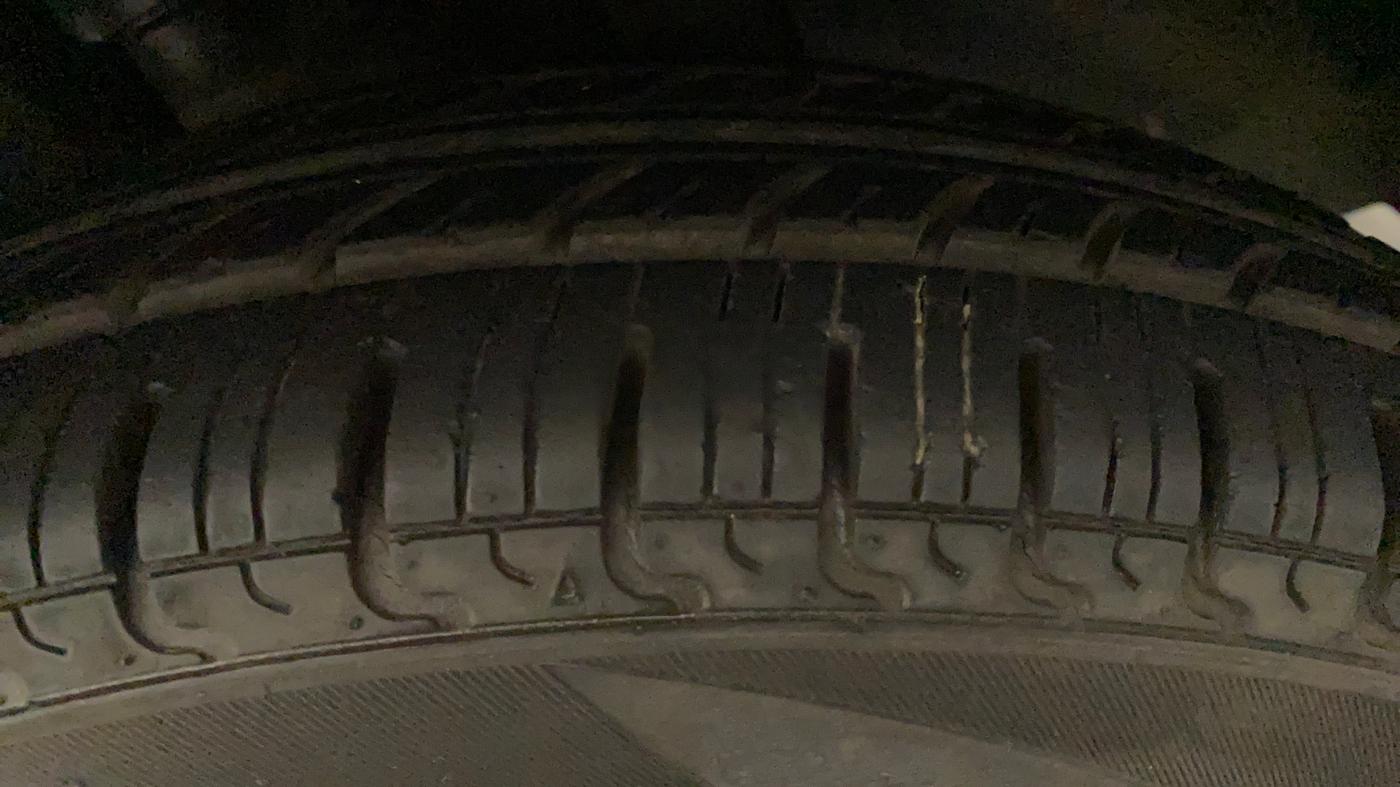 2017 Renault Kwid RXT 1.0 AMT (O), Petrol, Automatic, 16,656 km, Left Front Tyre Tread