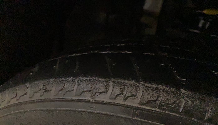 2023 Nissan MAGNITE XL, Petrol, Manual, 46,586 km, Left Front Tyre Tread