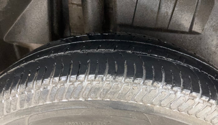 2017 Maruti Dzire VXI, Petrol, Manual, 67,116 km, Right Rear Tyre Tread