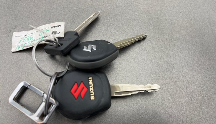 2017 Maruti Dzire VXI, Petrol, Manual, 67,116 km, Key Close Up