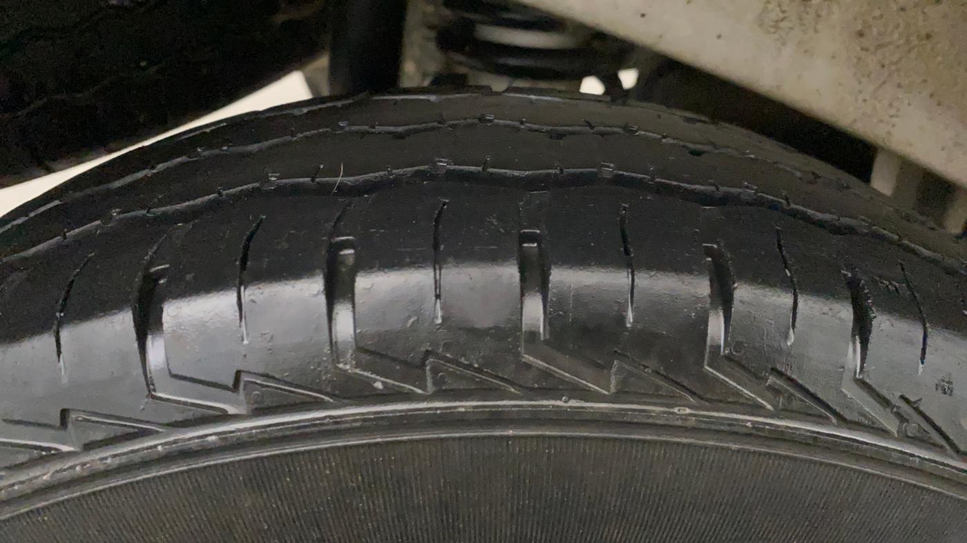 2022 Maruti Eeco 7 STR, Petrol, Manual, 44,711 km, Right Rear Tyre Tread