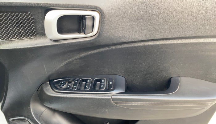 2020 Hyundai VENUE SX 1.0 (O) TURBO IMT, Petrol, Manual, 89,378 km, Driver Side Door Panels Control