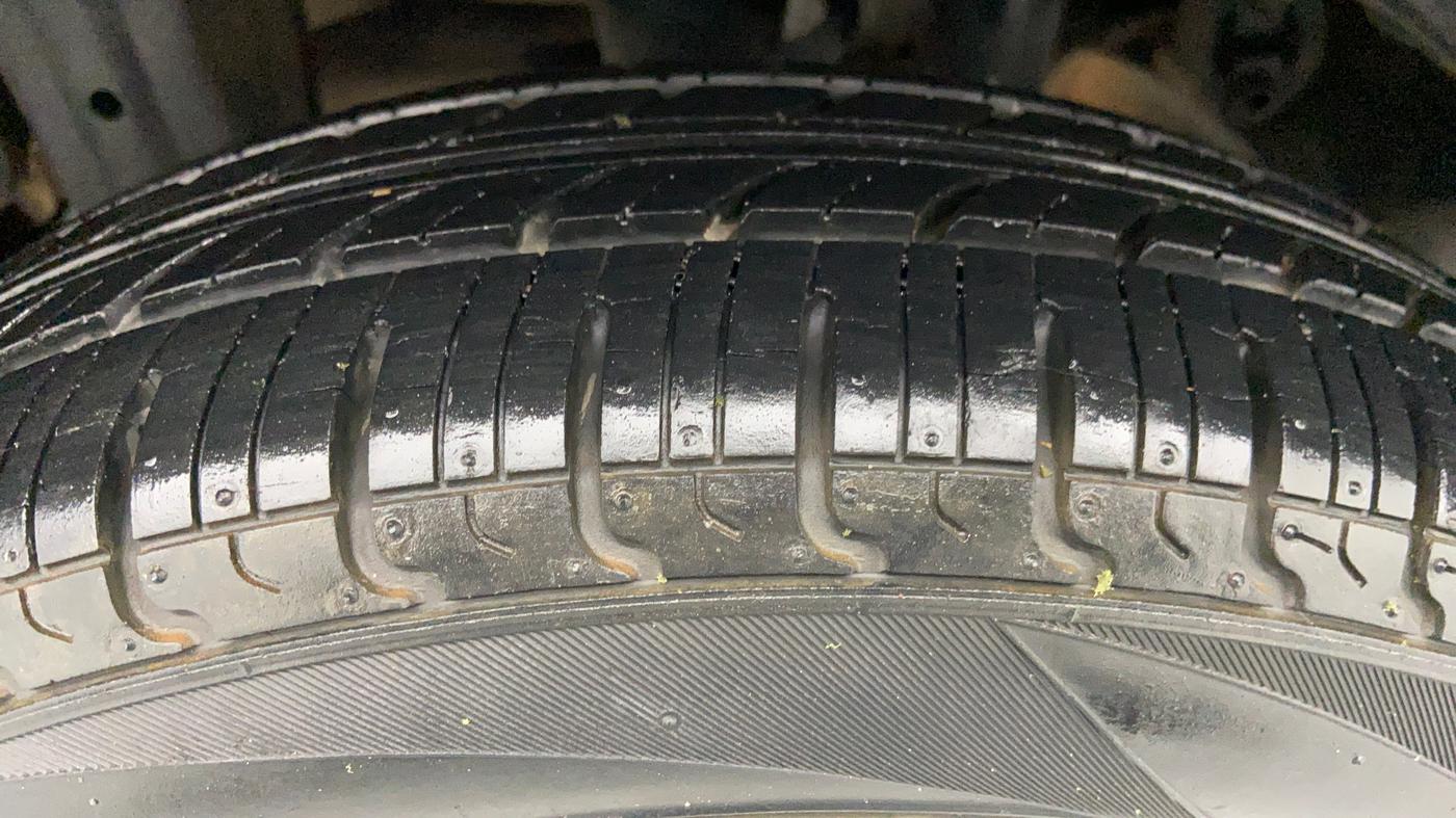 2009 Maruti Wagon R LXI, Petrol, Manual, 47,553 km, Right Rear Tyre Tread