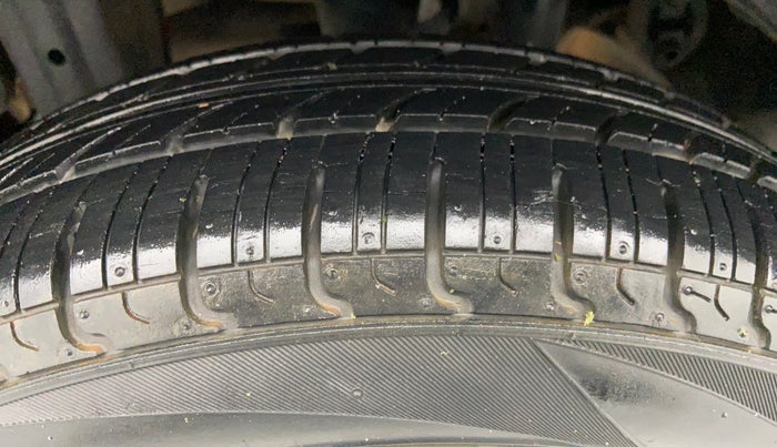 2009 Maruti Wagon R LXI, Petrol, Manual, 47,553 km, Right Rear Tyre Tread