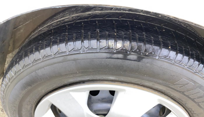 2015 Honda Mobilio 1.5L I-VTEC S, Petrol, Manual, 27,201 km, Right Front Tyre Tread