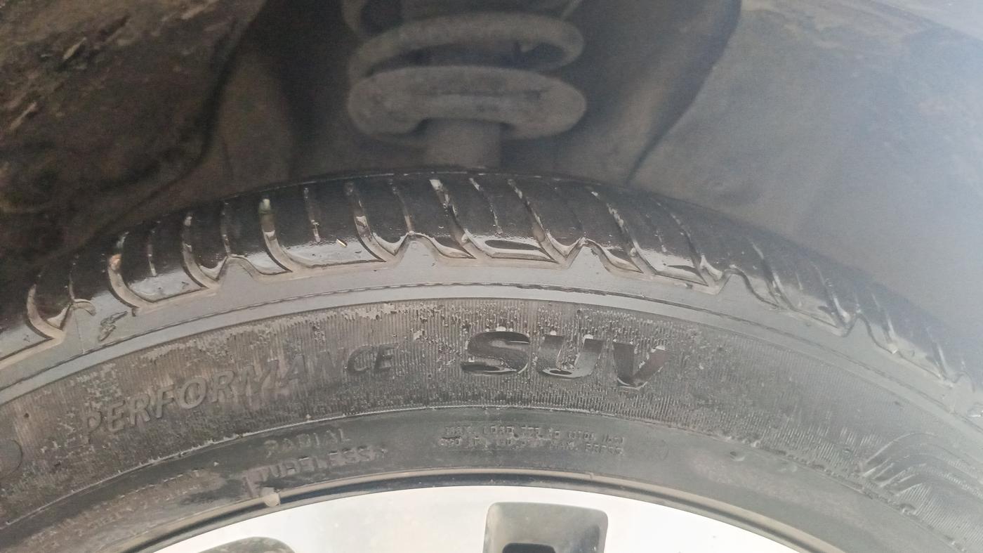 2021 MG HECTOR PLUS SHARP 1.5 PETROL TURBO CVT 6-STR, Petrol, Automatic, 78,749 km, Right Front Tyre Tread