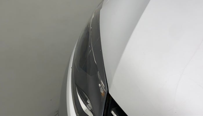 2013 Volkswagen Polo HIGHLINE DIESEL, Diesel, Manual, 81,303 km, Right headlight - Clamp has minor damage
