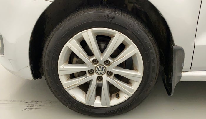 2013 Volkswagen Polo HIGHLINE DIESEL, Diesel, Manual, 81,303 km, Left Front Wheel