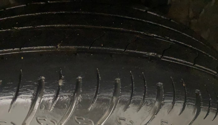 2021 Nissan MAGNITE XL, Petrol, Manual, 28,819 km, Right Rear Tyre Tread