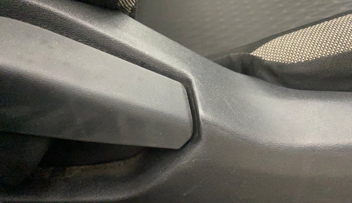 2021 Nissan MAGNITE XL, Petrol, Manual, 28,819 km, Driver Side Adjustment Panel