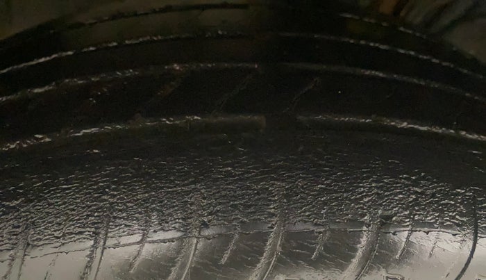 2021 Nissan MAGNITE XL, Petrol, Manual, 28,819 km, Left Front Tyre Tread