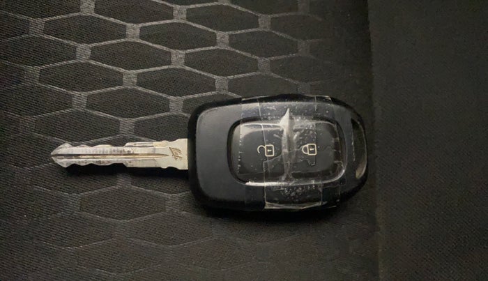 2021 Nissan MAGNITE XL, Petrol, Manual, 28,819 km, Key Close Up