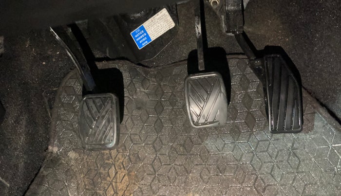 2016 Maruti Baleno ALPHA PETROL 1.2, Petrol, Manual, 94,575 km, Pedals