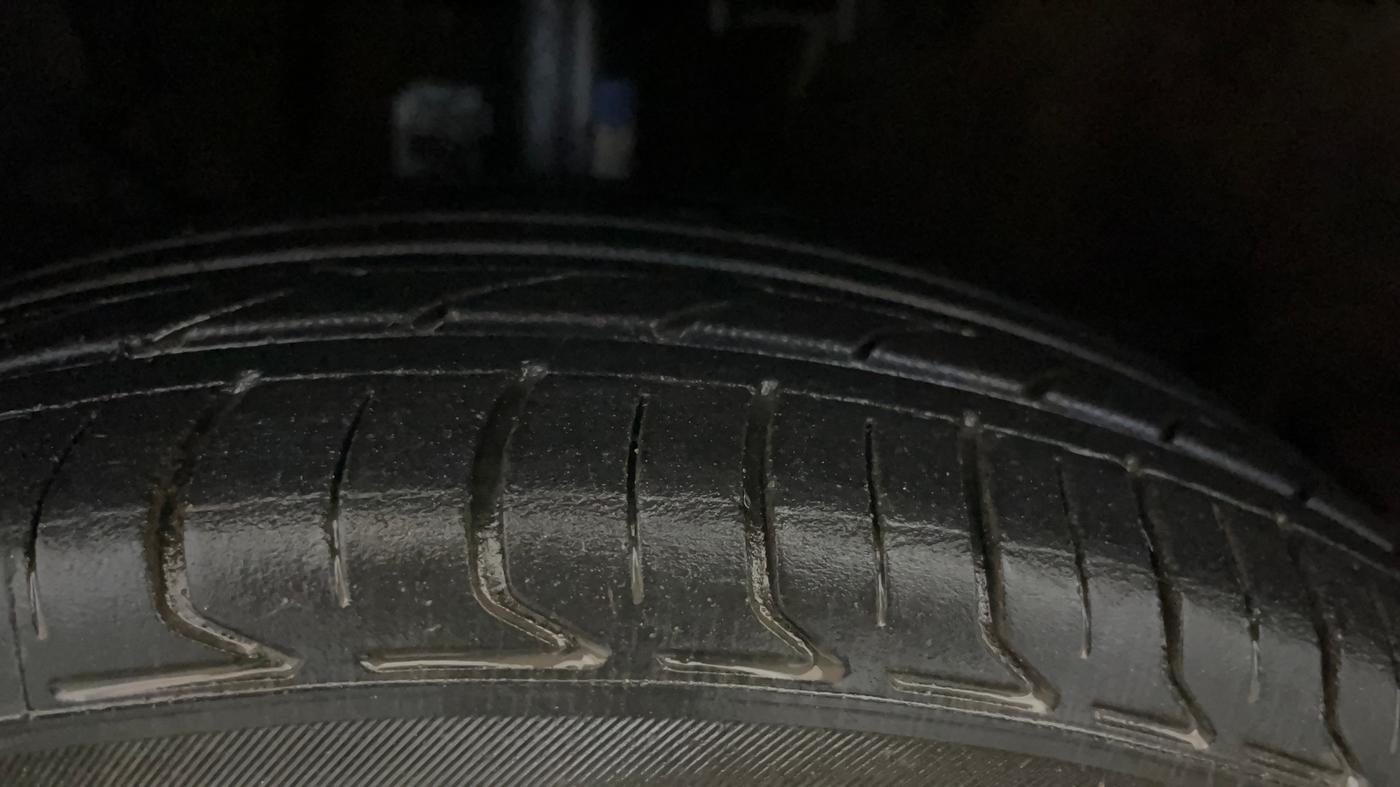 2016 Maruti Baleno DELTA PETROL 1.2, Petrol, Manual, 94,465 km, Left Front Tyre Tread