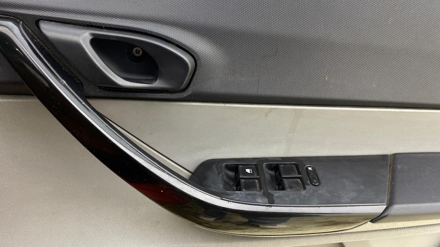 2020 Tata Tiago XT PETROL, Petrol, Manual, 72,831 km, Driver Side Door Panels Control