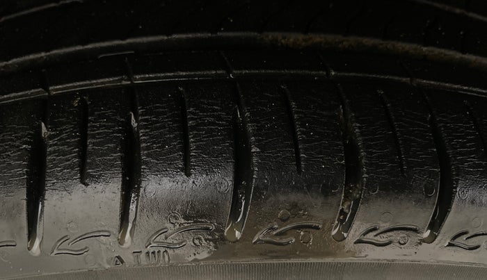 2022 Hyundai GRAND I10 NIOS ASTA AMT 1.2 KAPPA VTVT, Petrol, Automatic, 16,256 km, Right Front Tyre Tread