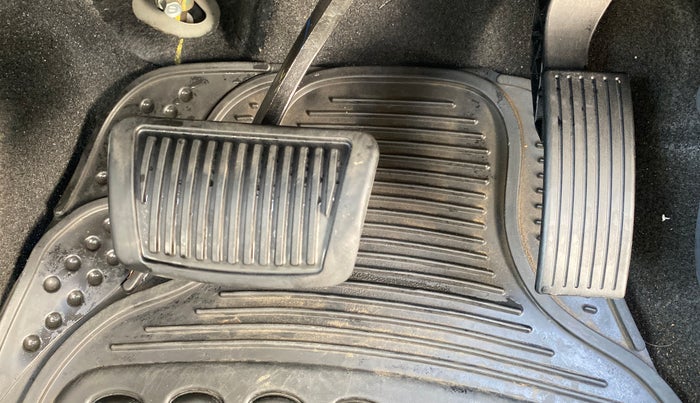 2022 Hyundai GRAND I10 NIOS ASTA AMT 1.2 KAPPA VTVT, Petrol, Automatic, 16,256 km, Pedals