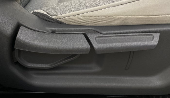 2022 Hyundai GRAND I10 NIOS ASTA AMT 1.2 KAPPA VTVT, Petrol, Automatic, 16,256 km, Driver Side Adjustment Panel