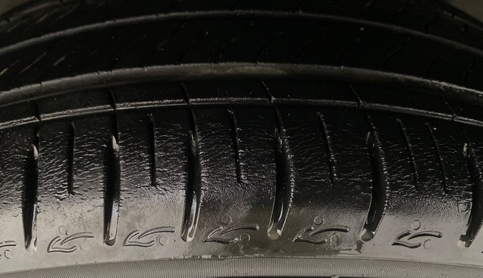 2022 Hyundai GRAND I10 NIOS ASTA AMT 1.2 KAPPA VTVT, Petrol, Automatic, 16,256 km, Left Rear Tyre Tread