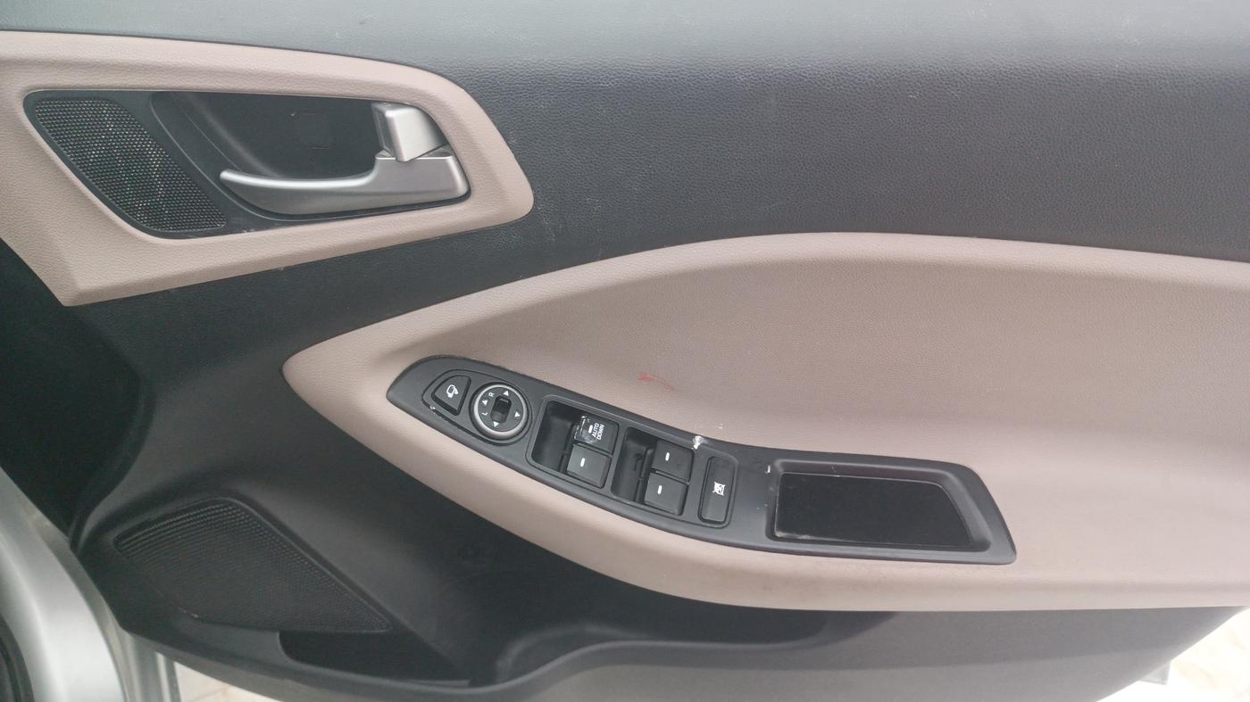 2019 Hyundai Elite i20 SPORTZ PLUS  1.2 CVT, Petrol, Automatic, 57,497 km, Driver Side Door Panels Control