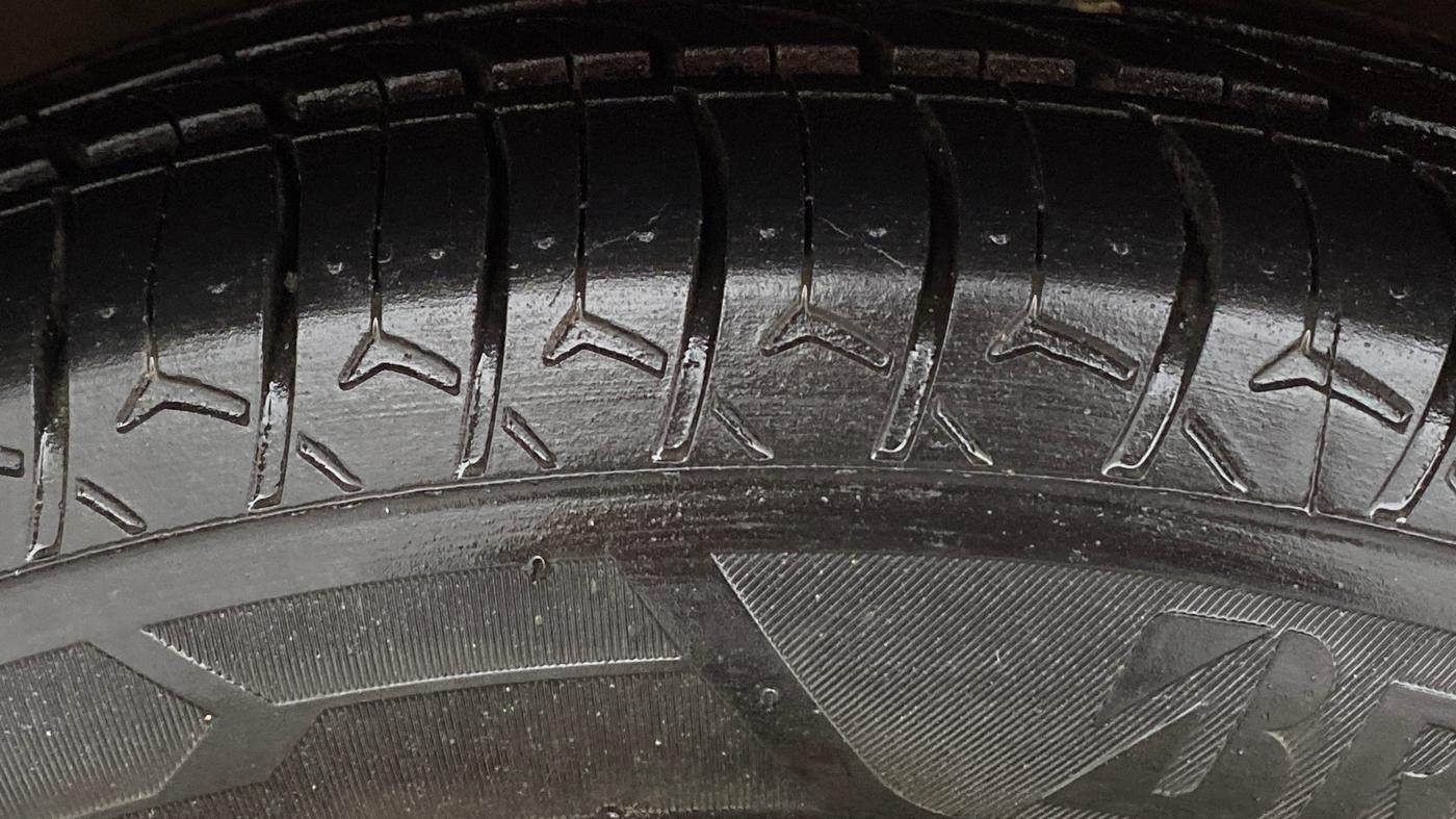 2015 Hyundai Xcent S 1.2, Petrol, Manual, 87,463 km, Left Front Tyre Tread