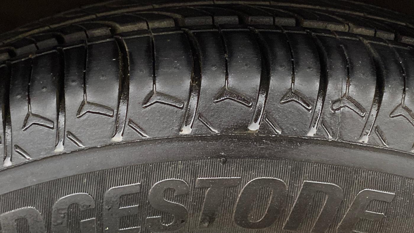 2015 Hyundai Xcent S 1.2, Petrol, Manual, 87,463 km, Right Front Tyre Tread