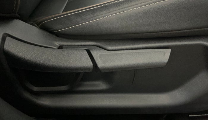 2022 Hyundai NEW I20 ASTA (O) 1.0 TURBO GDI DCT, Petrol, Automatic, 47,538 km, Driver Side Adjustment Panel