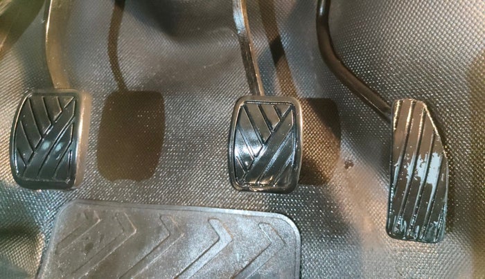 2018 Maruti Wagon R 1.0 LXI CNG, CNG, Manual, 75,923 km, Pedals