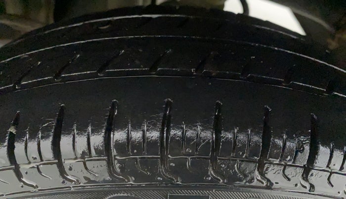 2016 Maruti Alto 800 VXI, Petrol, Manual, 34,370 km, Right Front Tyre Tread