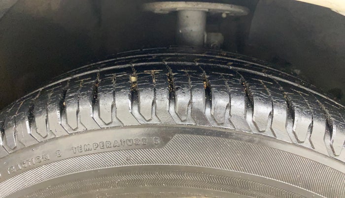 2018 Maruti Dzire ZXI PLUS AMT, Petrol, Automatic, 15,777 km, Right Front Tyre Tread