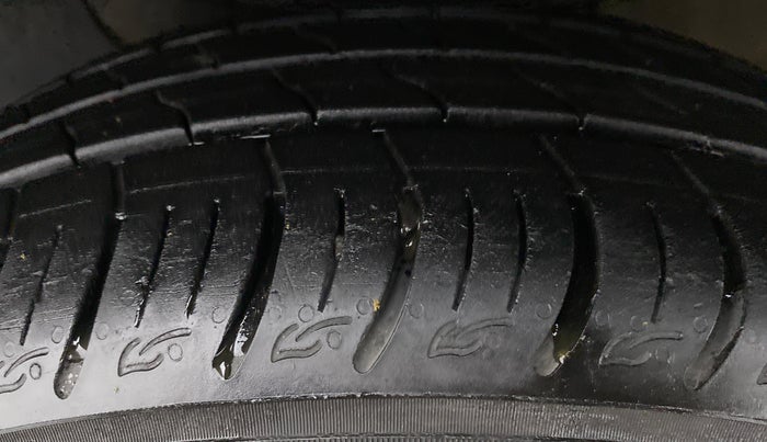 2015 Hyundai i20 Active 1.2 S, CNG, Manual, 45,382 km, Left Front Tyre Tread