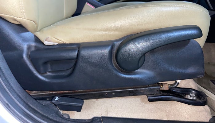 2014 Honda City 1.5L I-VTEC V MT, Petrol, Manual, 42,465 km, Driver Side Adjustment Panel