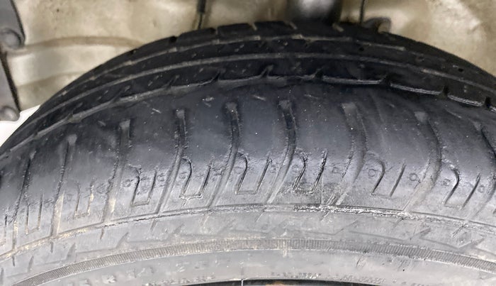 2017 Maruti Wagon R 1.0 VXI OPT, Petrol, Manual, Left Front Tyre Tread
