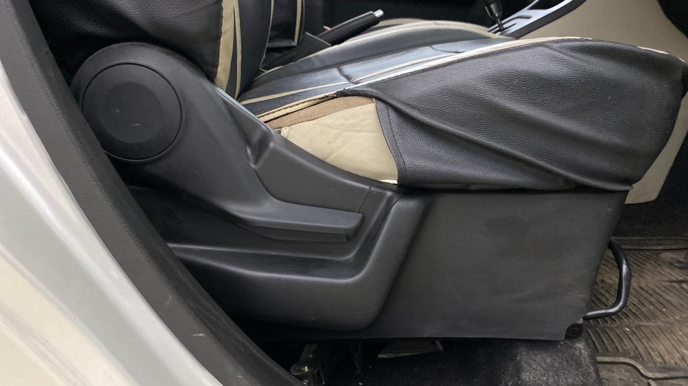 2019 Maruti New Wagon-R VXI 1.2 AMT, Petrol, Automatic, 15,885 km, Driver Side Adjustment Panel