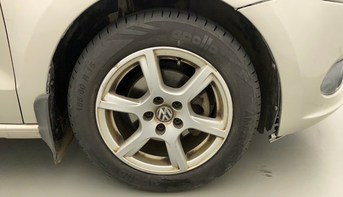 2013 Volkswagen Vento HIGHLINE DIESEL 1.6, Diesel, Manual, 95,103 km, Right Front Wheel