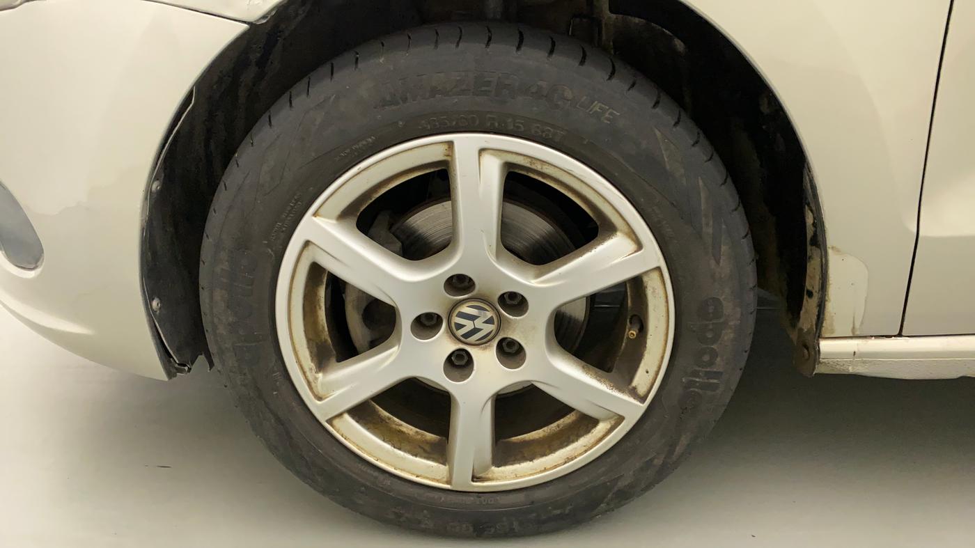 2013 Volkswagen Vento HIGHLINE DIESEL 1.6, Diesel, Manual, 95,103 km, Left Front Wheel