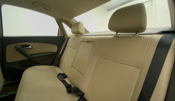 2013 Volkswagen Vento HIGHLINE DIESEL 1.6, Diesel, Manual, 95,103 km, Right Side Rear Door Cabin