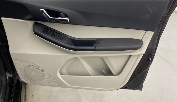 2023 Tata Tiago XZ PLUS PETROL, Petrol, Manual, 25,867 km, Driver Side Door Panels Control