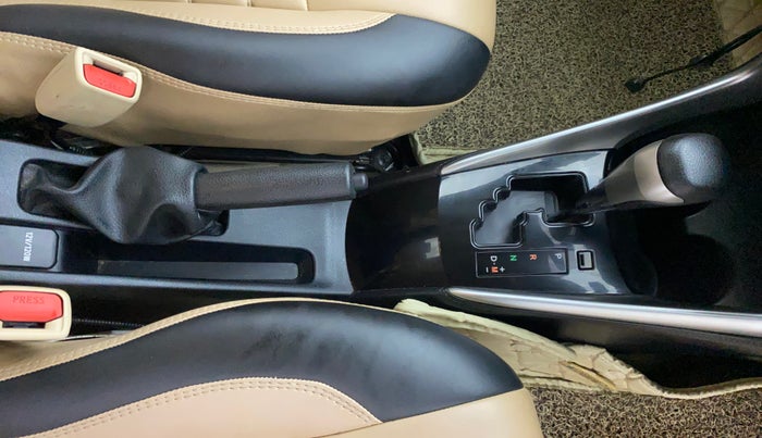 2021 Toyota YARIS G CVT, Petrol, Automatic, 27,343 km, Gear Lever