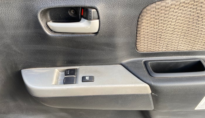 2014 Maruti Wagon R 1.0 LXI CNG, CNG, Manual, 70,329 km, Driver Side Door Panels Control