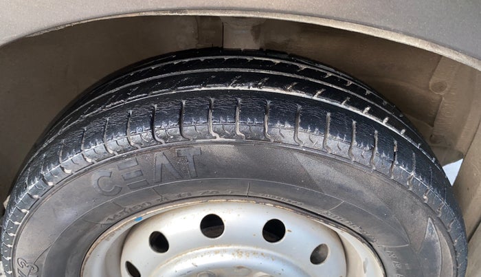 2014 Maruti Wagon R 1.0 LXI CNG, CNG, Manual, 70,329 km, Right Front Tyre Tread