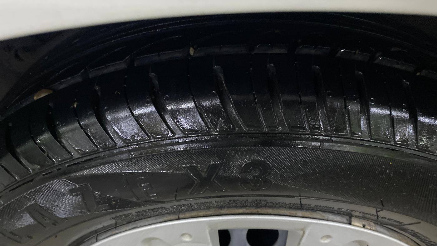 2015 Honda Brio S MT, Petrol, Manual, 56,459 km, Left Rear Tyre Tread