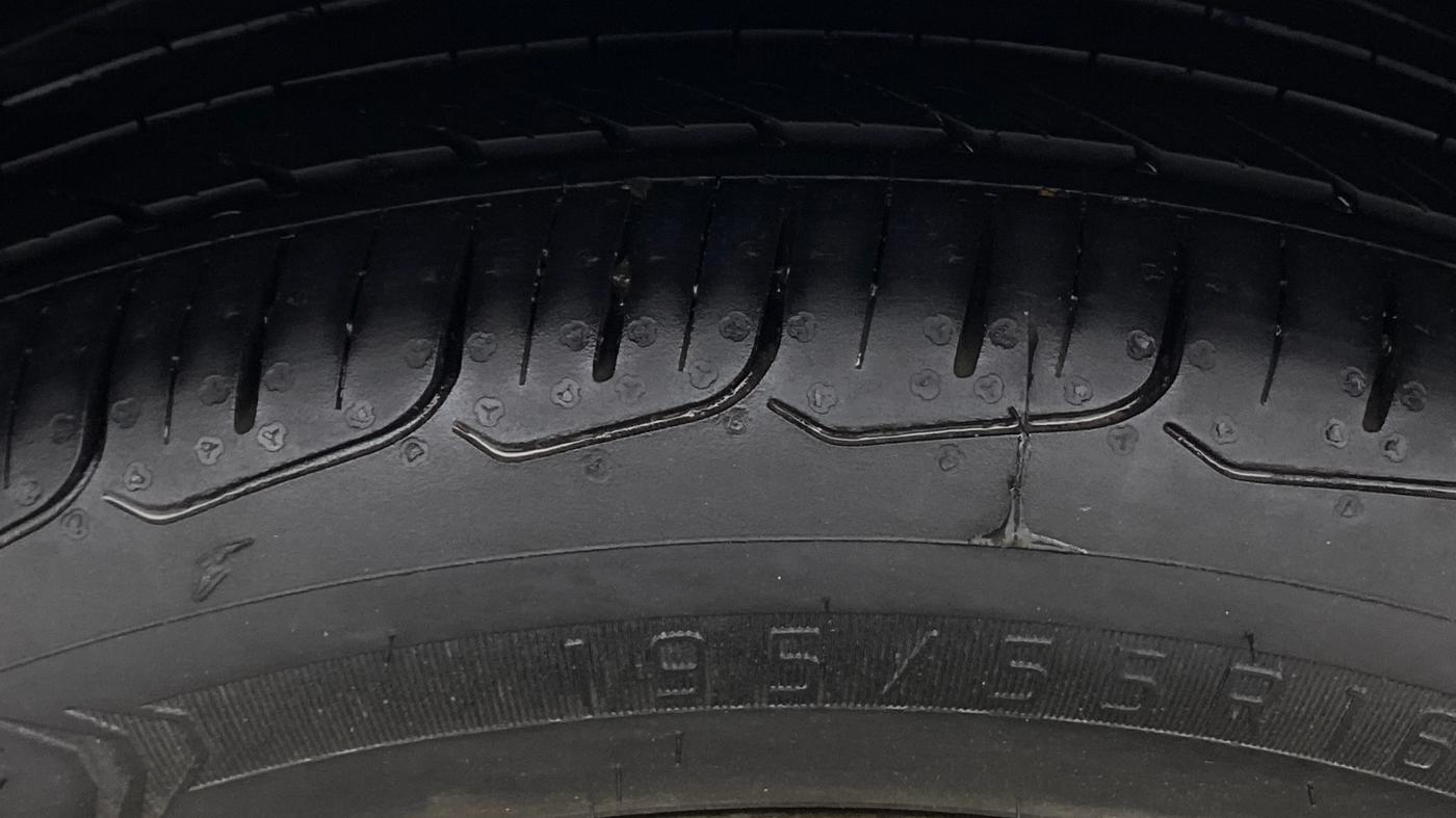 2017 Volkswagen Polo GT TSI AT, Petrol, Automatic, 95,904 km, Right Rear Tyre Tread