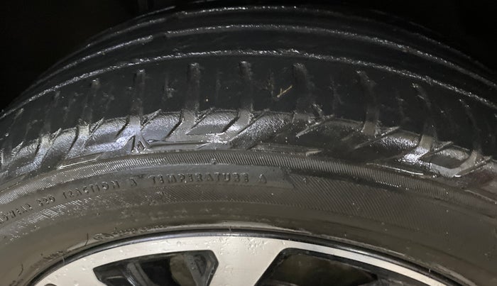 2022 Jeep Compass MODEL S (O) 1.4 PETROL DCT, Petrol, Automatic, 86,495 km, Right Front Tyre Tread