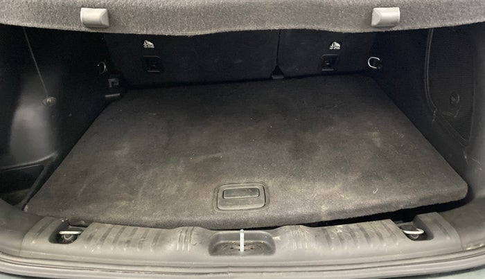 2022 Jeep Compass MODEL S (O) 1.4 PETROL DCT, Petrol, Automatic, 86,495 km, Boot Inside