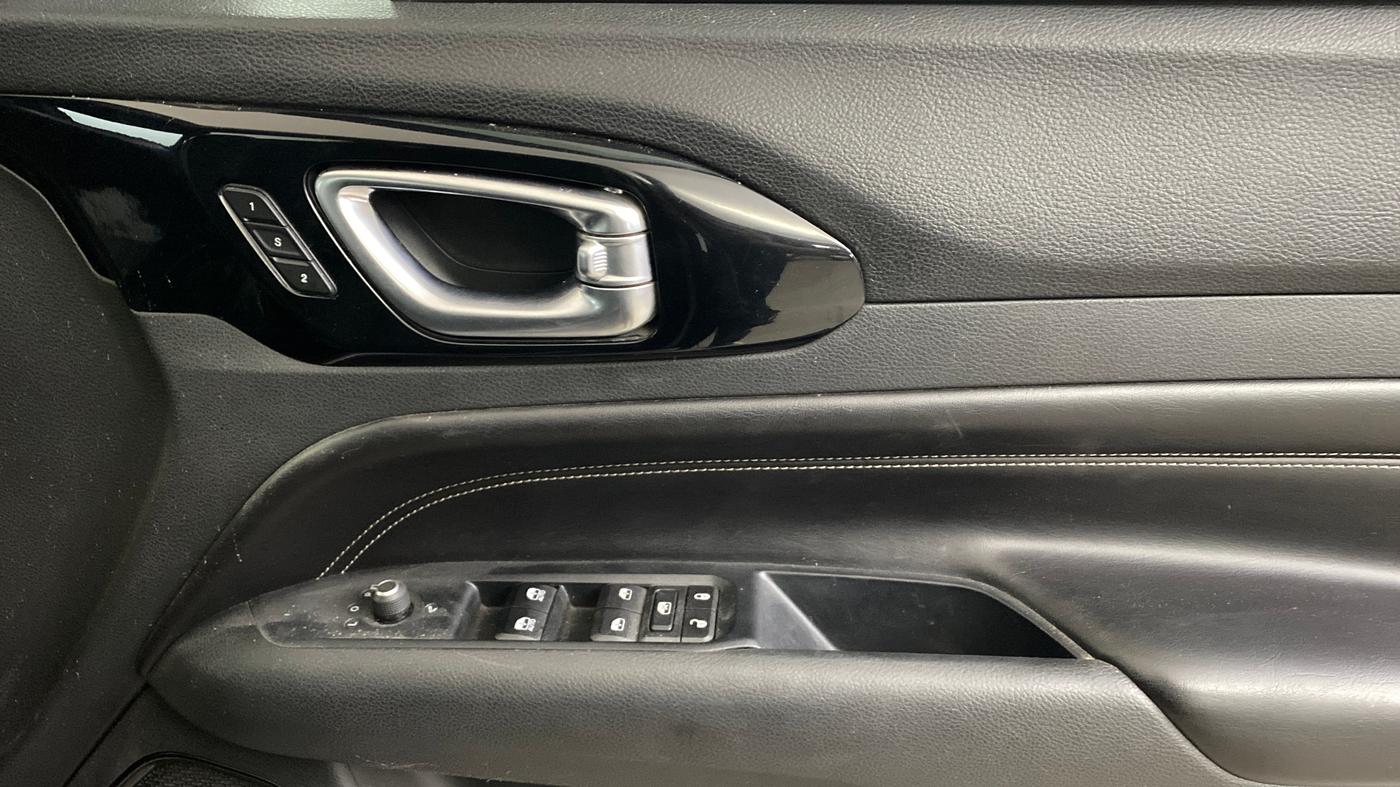 2022 Jeep Compass MODEL S (O) 1.4 PETROL DCT, Petrol, Automatic, 86,495 km, Driver Side Door Panels Control